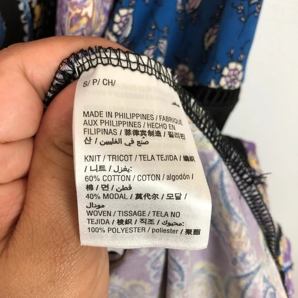 Style & Co NWOT Women’s Small Multi Color Print Split-Neck Top - Picture 7 of 9